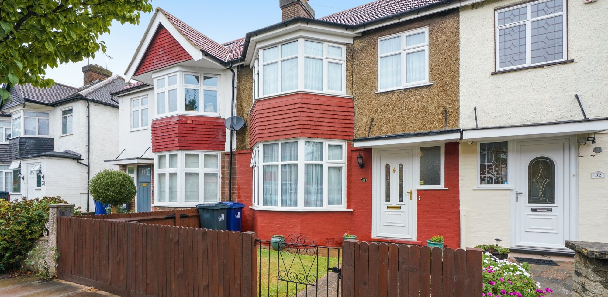 House For Sale in Court Way, London, W3