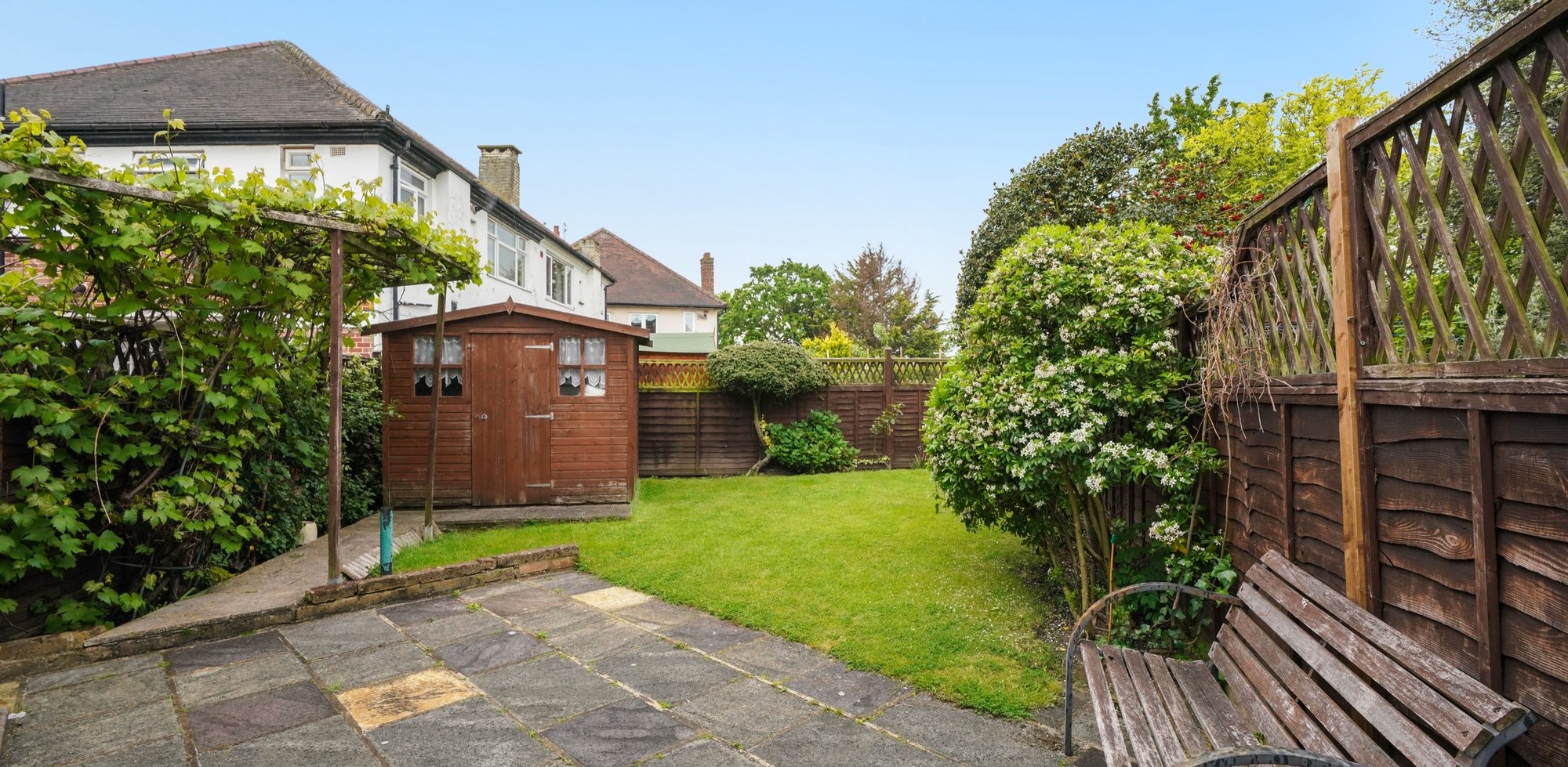 House For Sale in Ferrymead Gardens, Greater London, Greenford, UB6