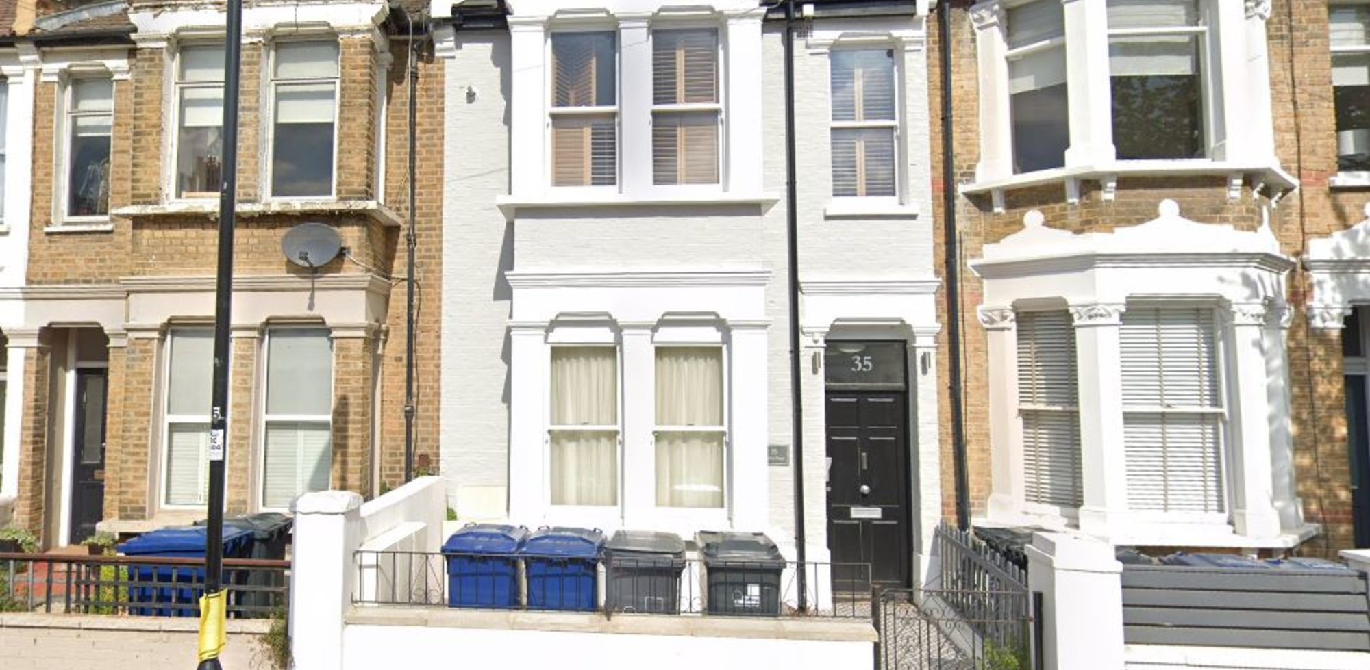 Flat For Sale in Leythe Road, Acton, London , W3