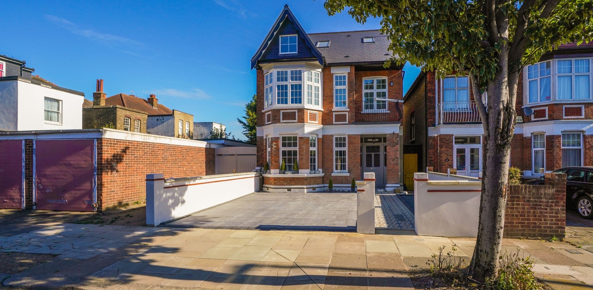 Flat For Sale in Lynton Road, London, W3