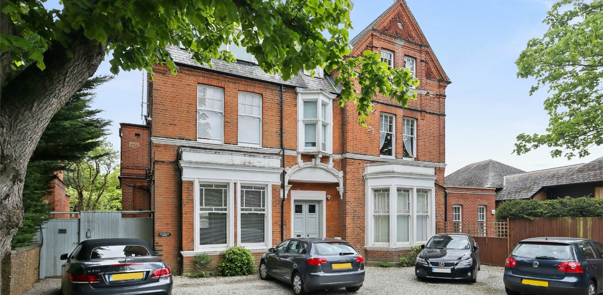 Flat For Sale in Park Hill, Ealing, W5