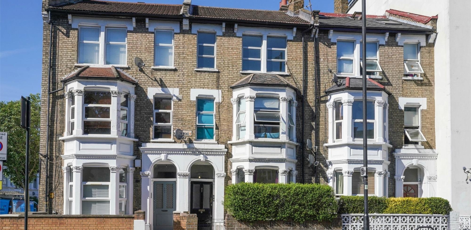 Flat To Rent in Askew Road, Shepherds Bush