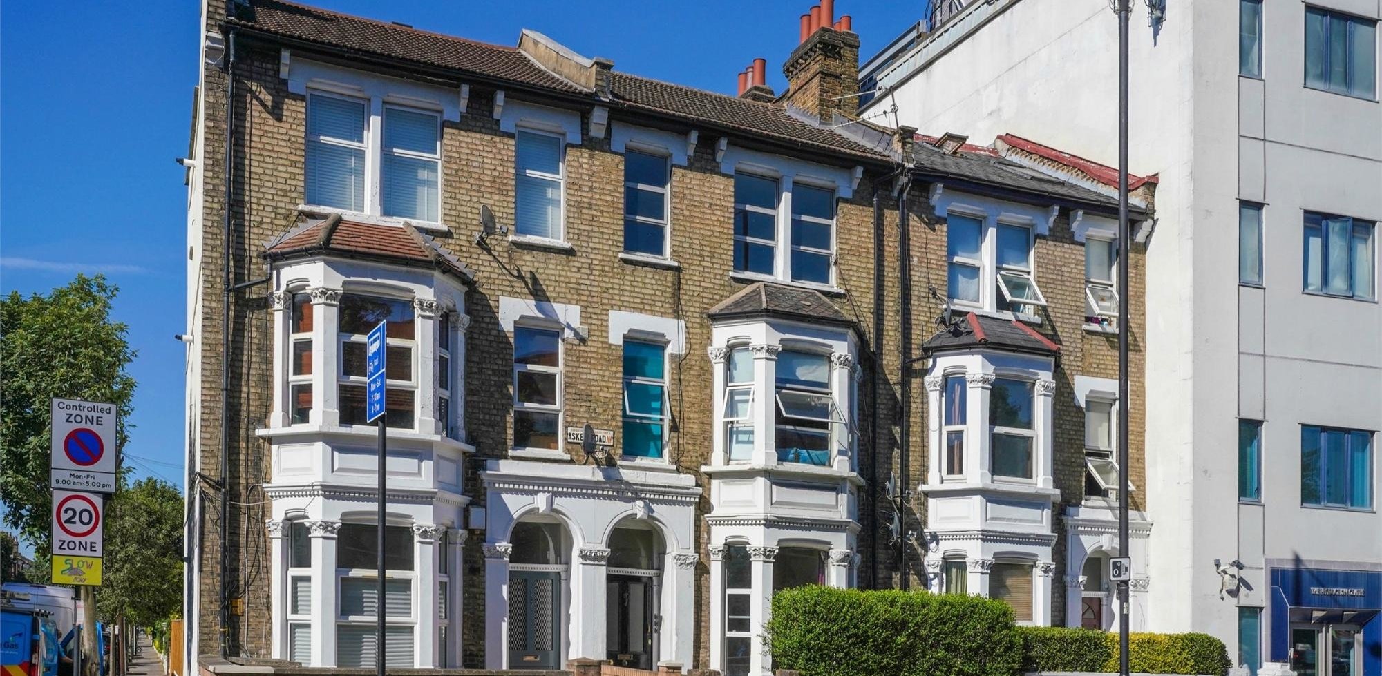 Flat To Rent in Askew Road, Shepherds Bush