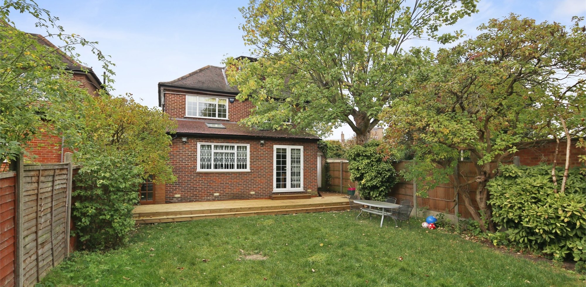 House For Sale in Heath Close, Ealing, W5