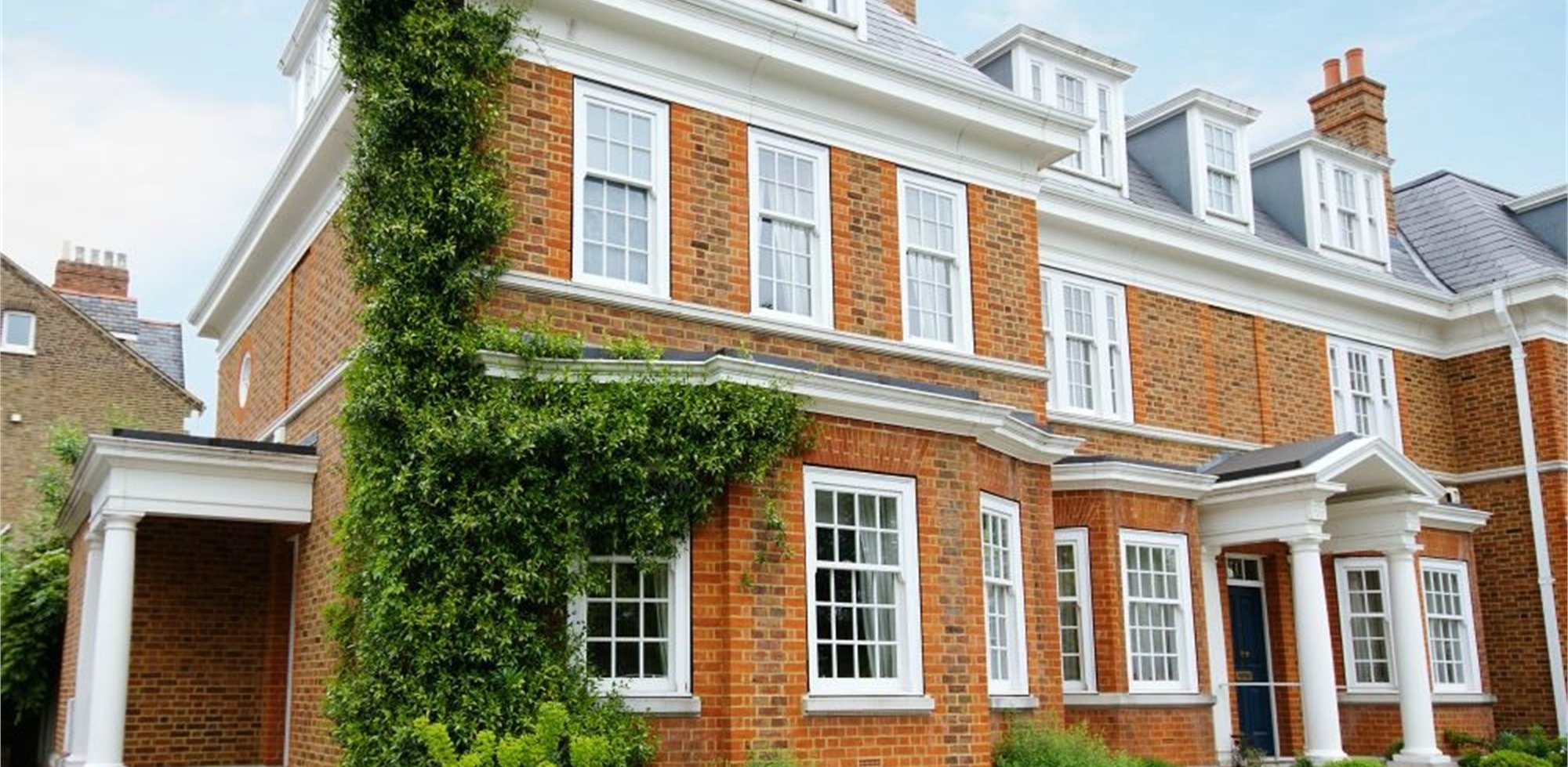 House To Rent in Redcliffe Gardens, Grove Park Road, Chiswick, W4