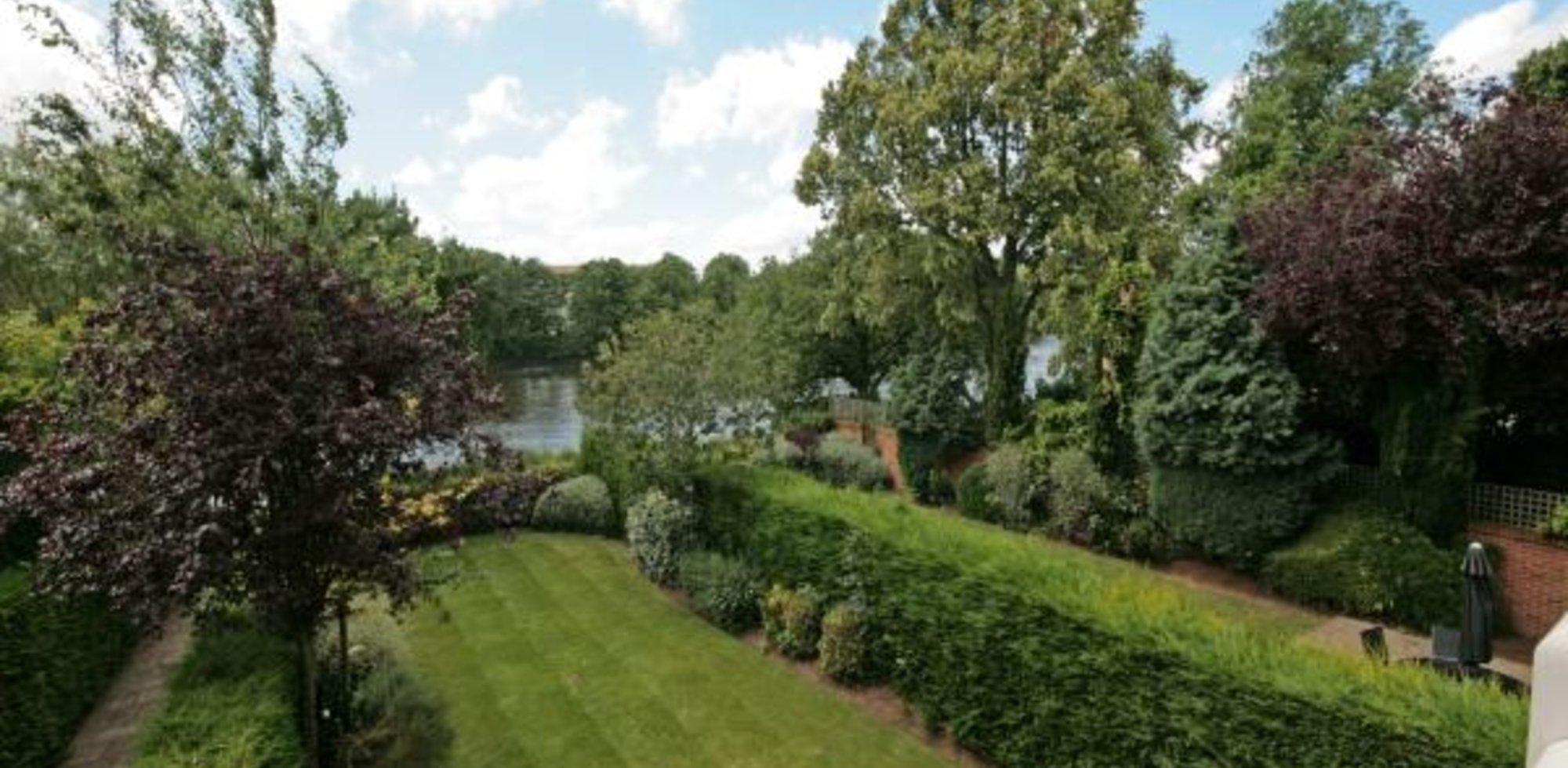 House To Rent in Redcliffe Gardens, Grove Park Road, Chiswick, W4