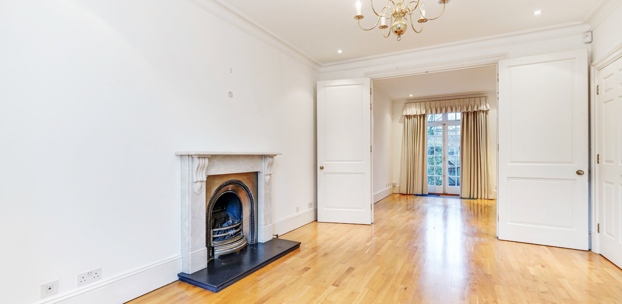 House To Rent in Redcliffe Gardens, Grove Park Road, Chiswick, W4