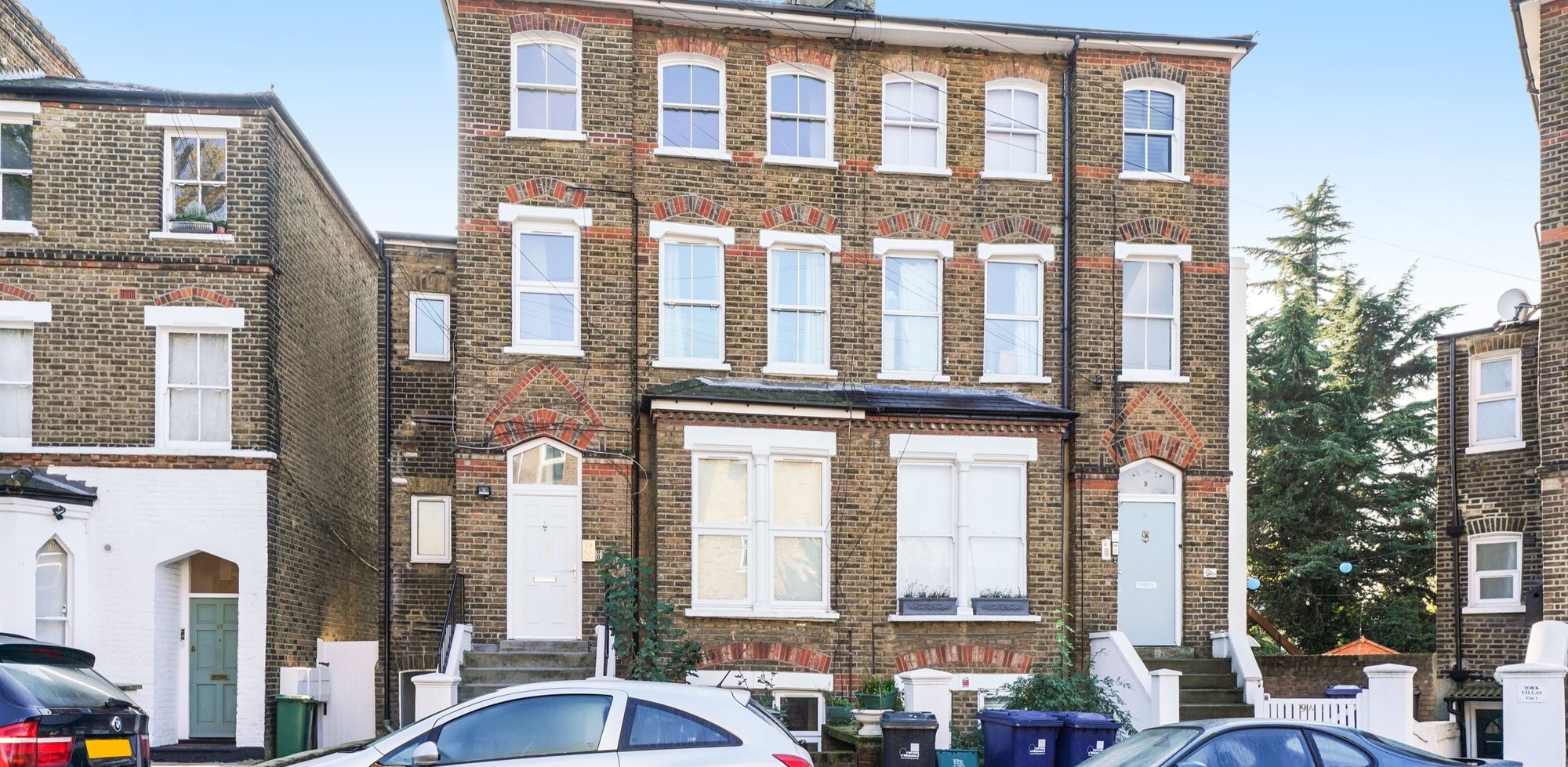 Flat To Rent in York Road, Acton, London, W3